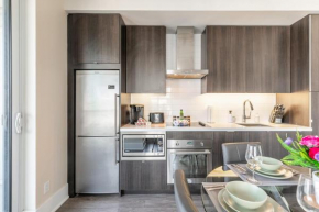 Luxury 1BR Condo - King Bed - Stunning City Views